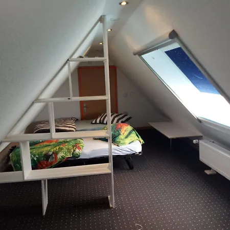 Gut Und Guenstig Naehe Hamburg アパート Uetersen